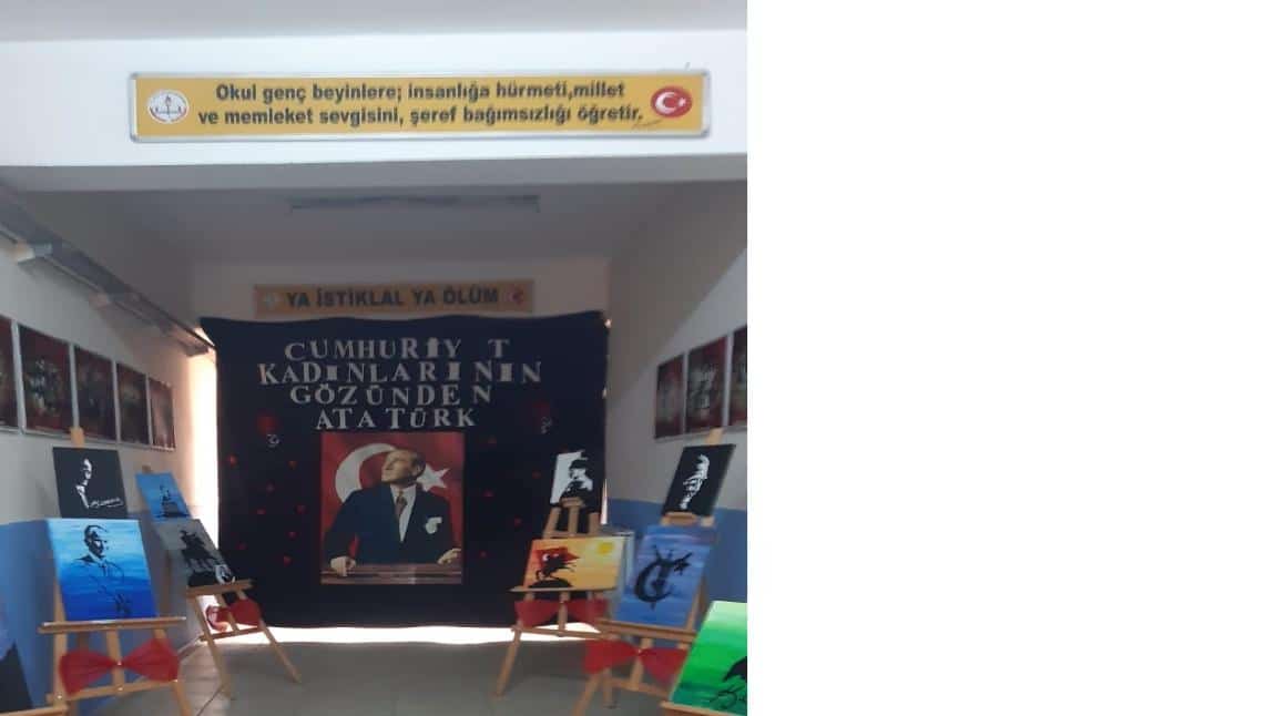 Cumhuriyet Kadınlarının Gözünden Atatürk